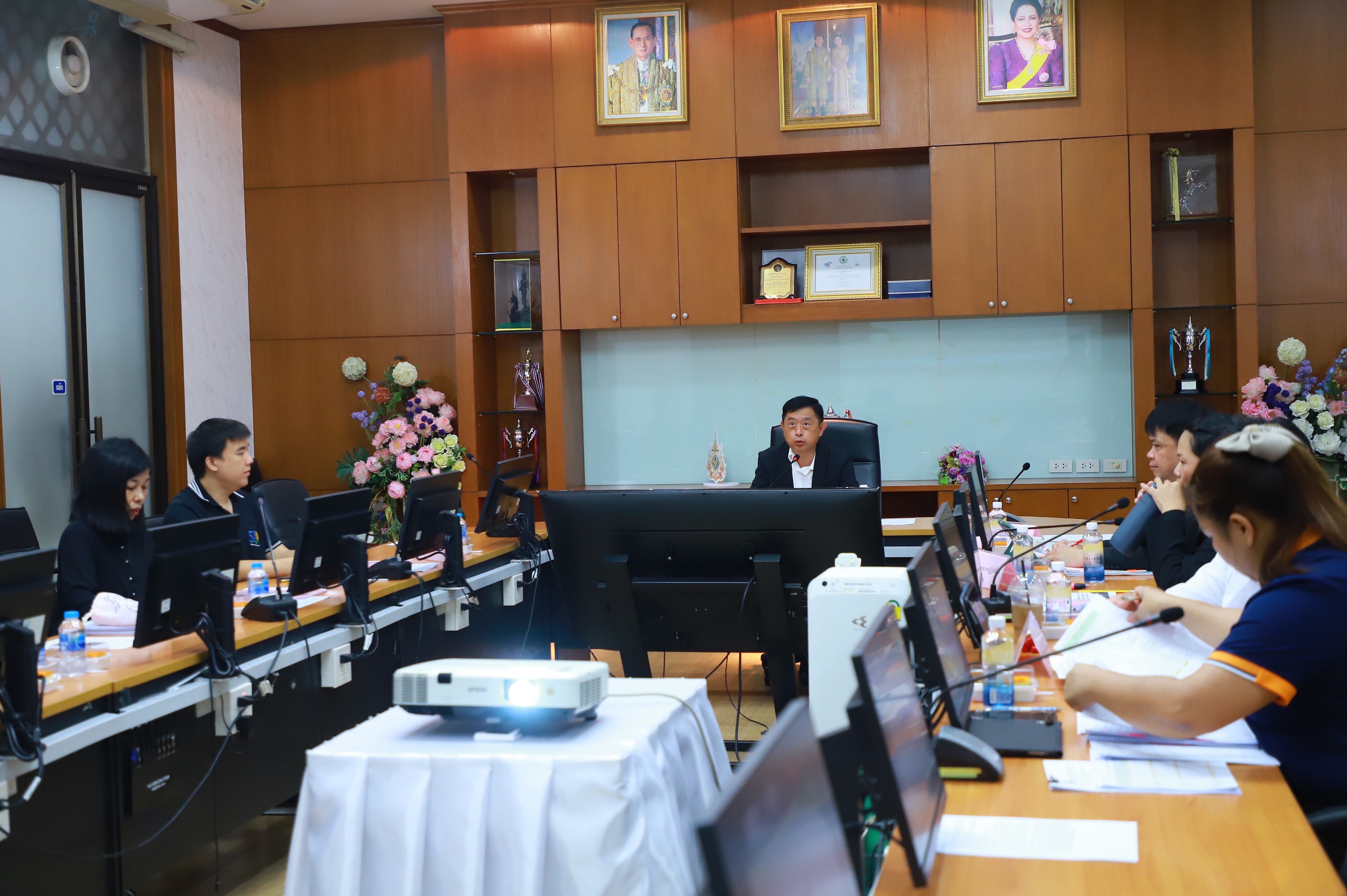 title - ส.ป.ก. ประชุม เรื่อง การลดหย่อนค่าธรรมเนียมในการจดทะเบียนสิทธิและนิติกรรมในการปฏิรูปที่ดินเพื่อเกษตรกรรม